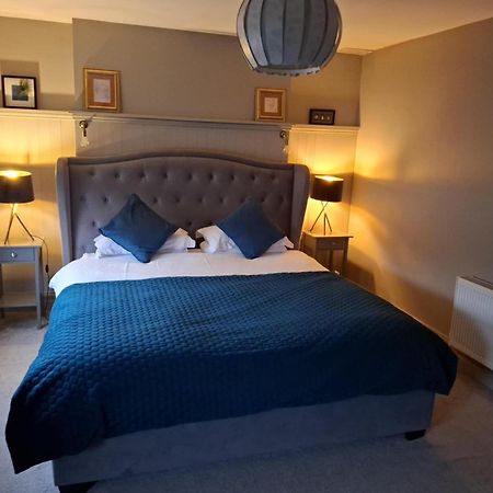 3 Bedroom Luxury Apartment Main Street Cashel  Exterior photo