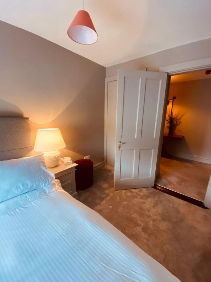3 Bedroom Luxury Apartment Main Street Cashel  Exterior photo