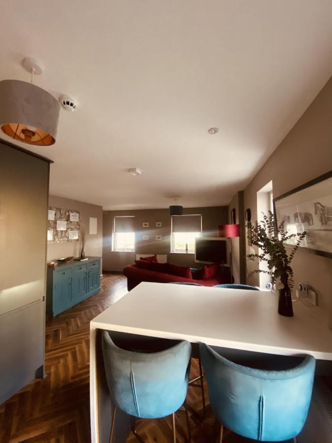 3 Bedroom Luxury Apartment Main Street Cashel  Exterior photo