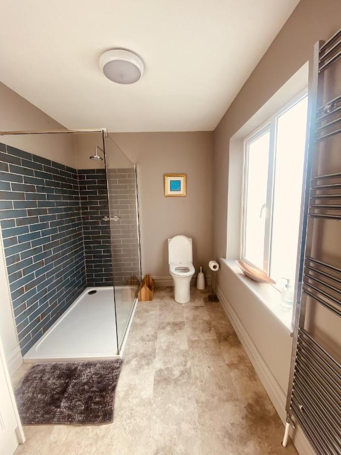 3 Bedroom Luxury Apartment Main Street Cashel  Exterior photo