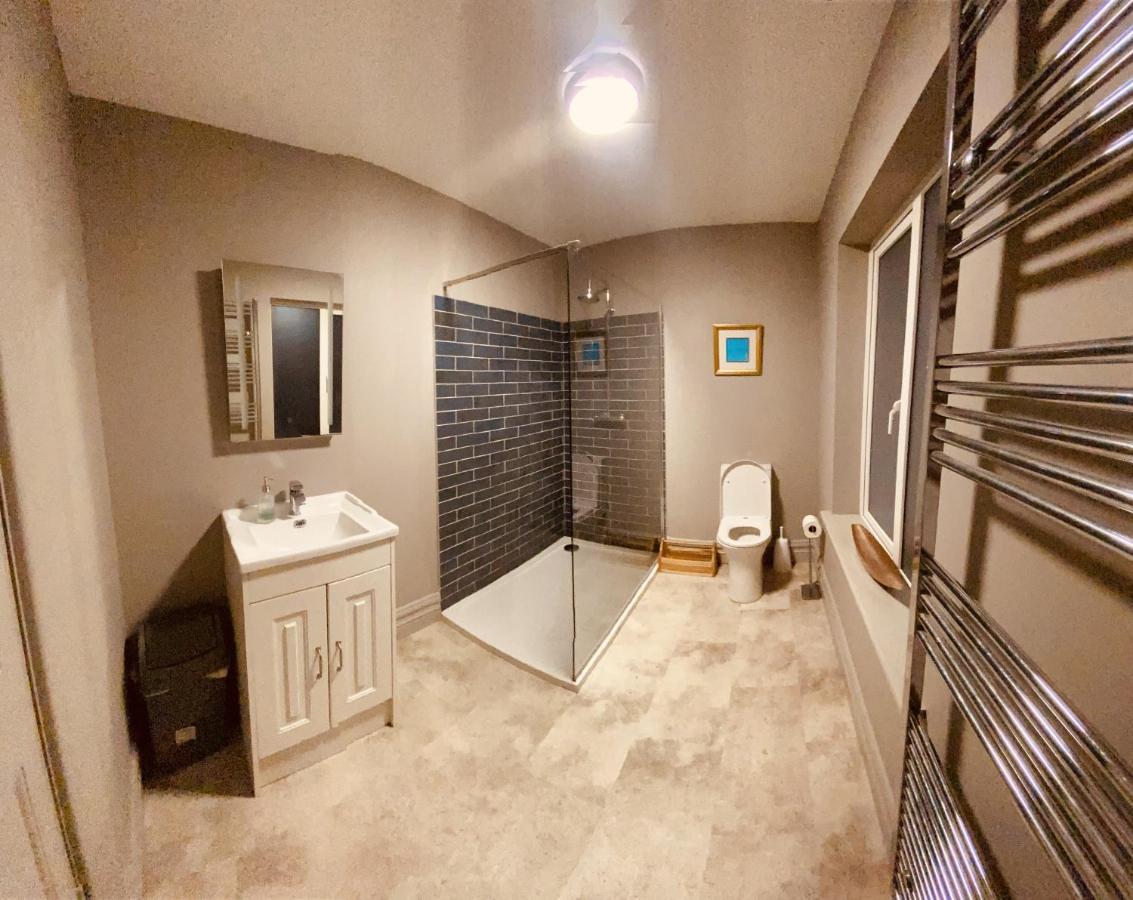 3 Bedroom Luxury Apartment Main Street Cashel  Exterior photo