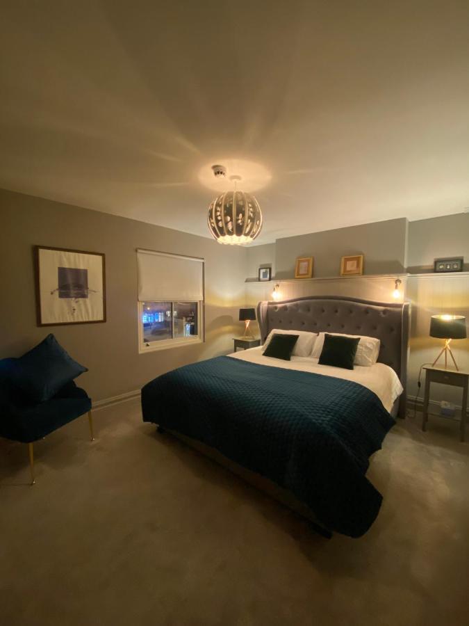 3 Bedroom Luxury Apartment Main Street Cashel  Exterior photo